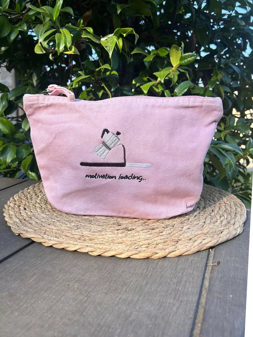Motivation Loading recycled cotton pouch in washed pink