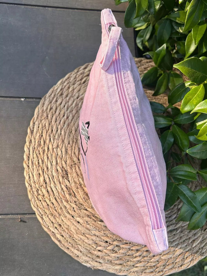 Motivation Loading recycled cotton pouch in washed pink