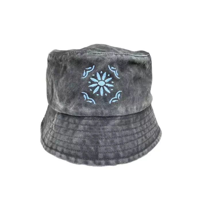 washed-out bucket hat in organic cotton and embroidered azulejos