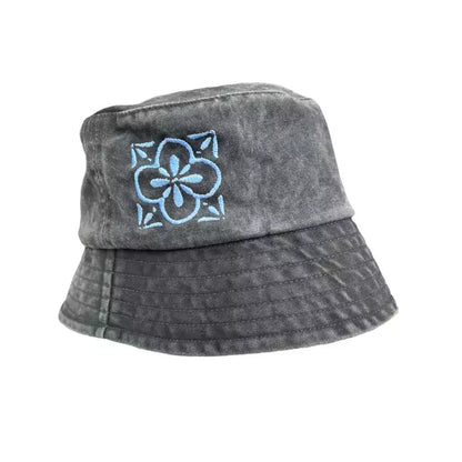 washed-out bucket hat in organic cotton and embroidered azulejos