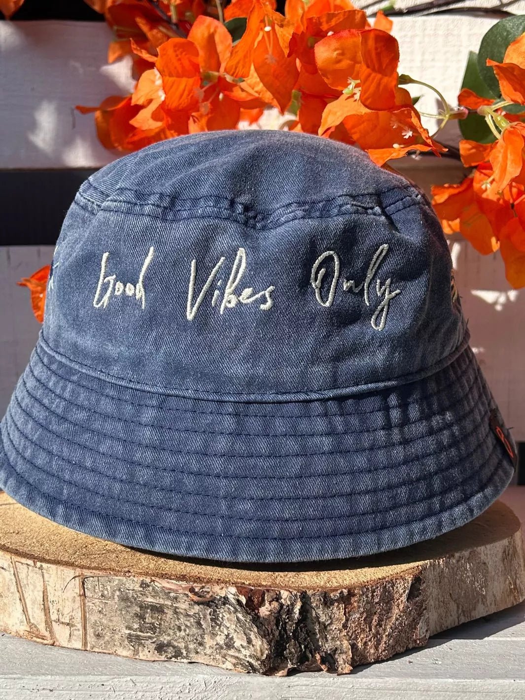 embroidered bucket hat good vibes only