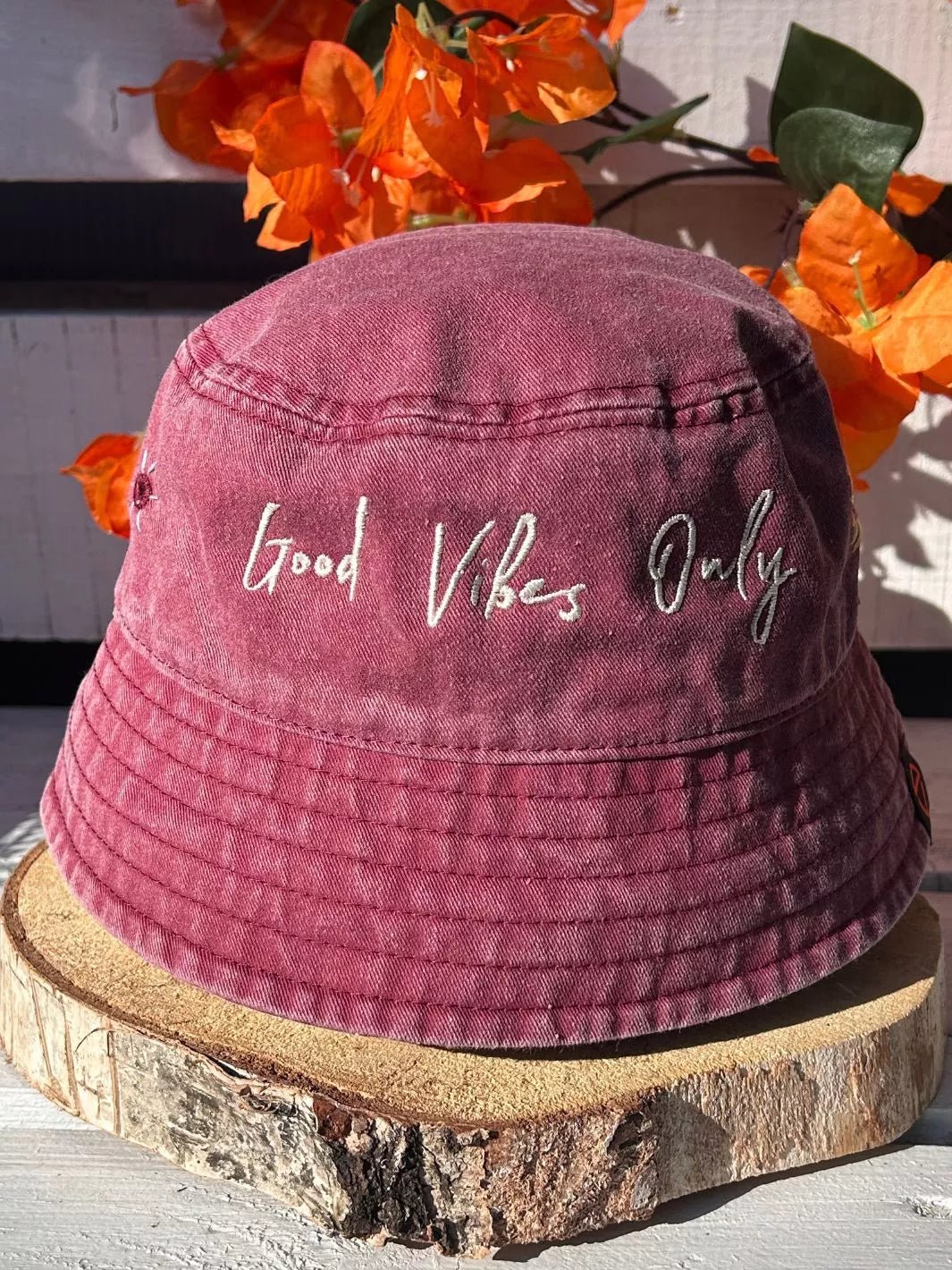 embroidered bucket hat good vibes only