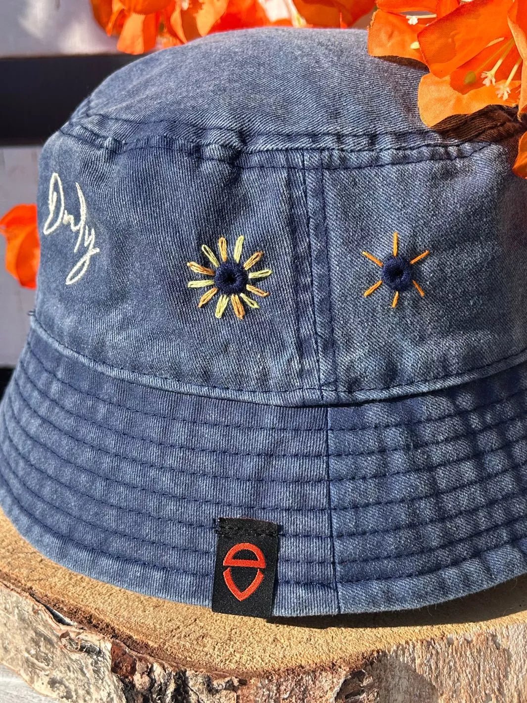 embroidered bucket hat good vibes only