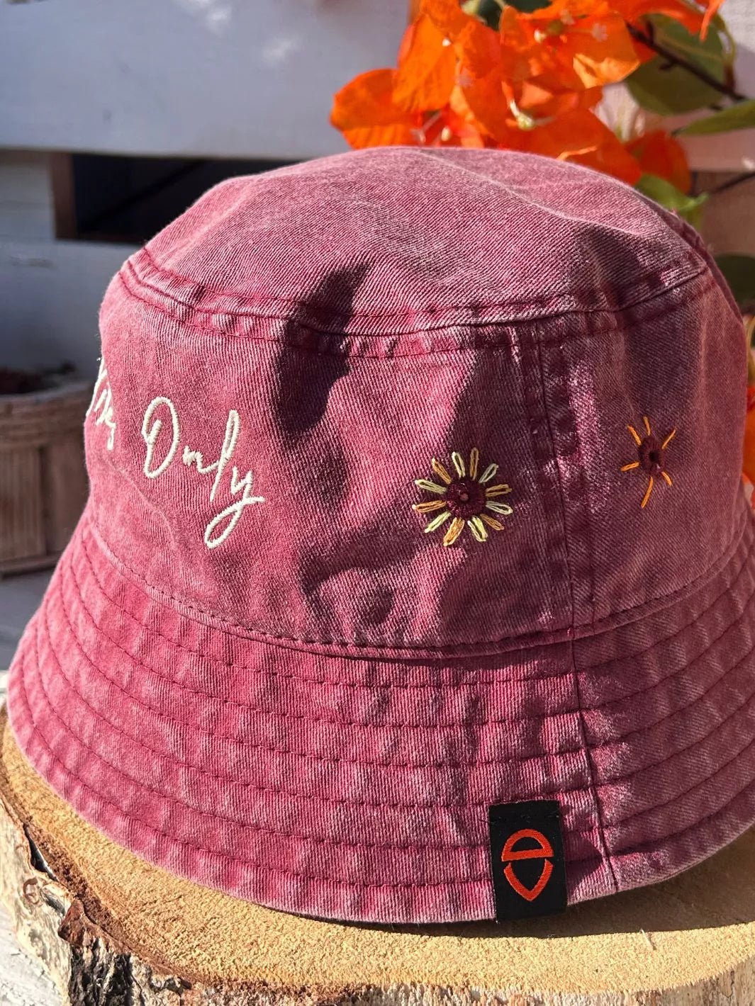 embroidered bucket hat good vibes only