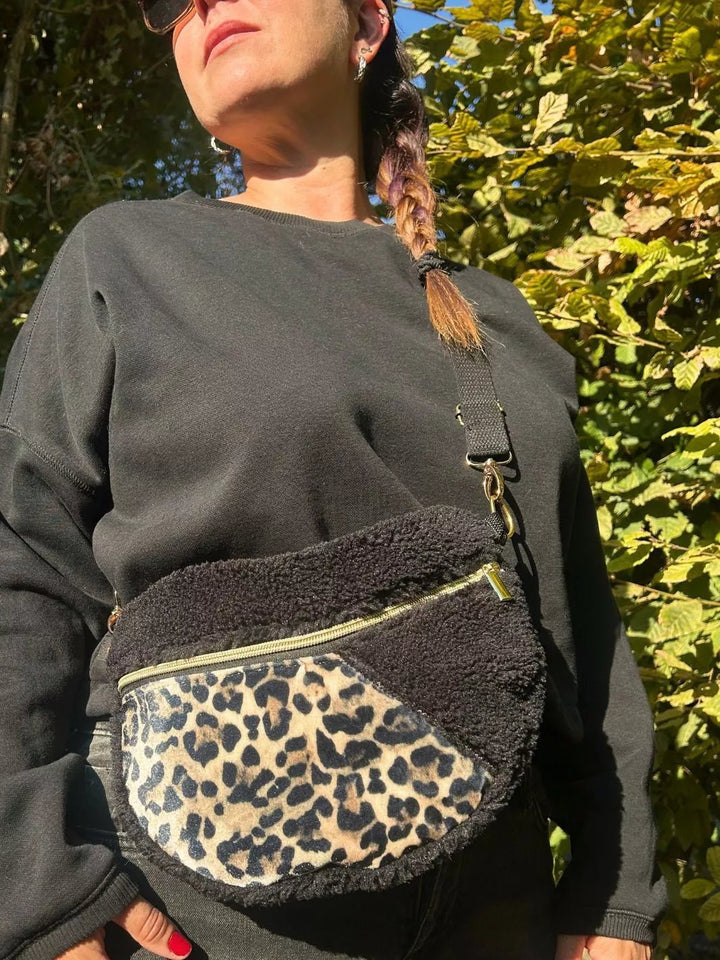 leopard-teddy-woman-belt-bag