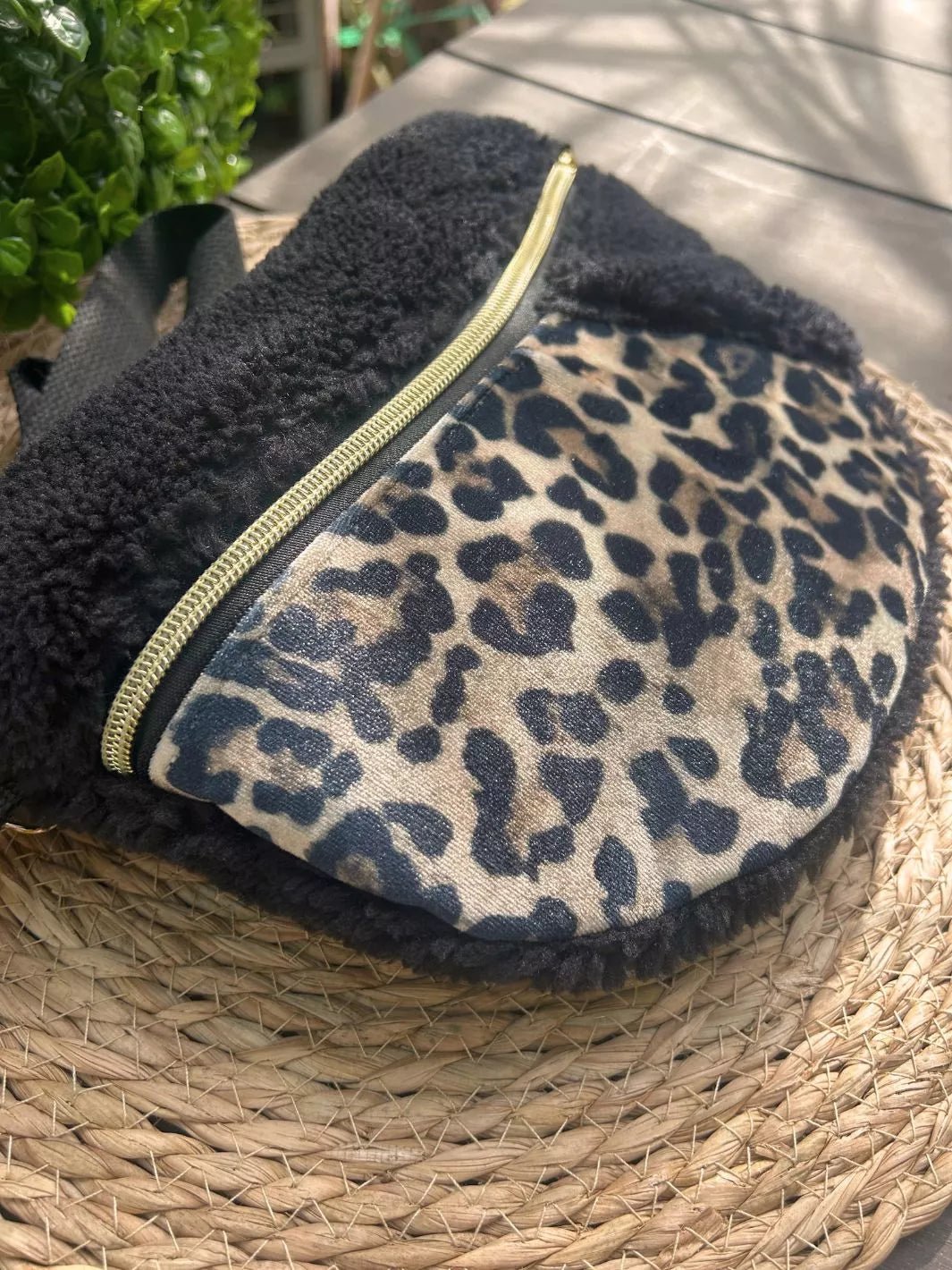 leopard-teddy-woman-belt-bag