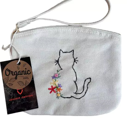 White organic cotton pochette with flowers and cat embroidered