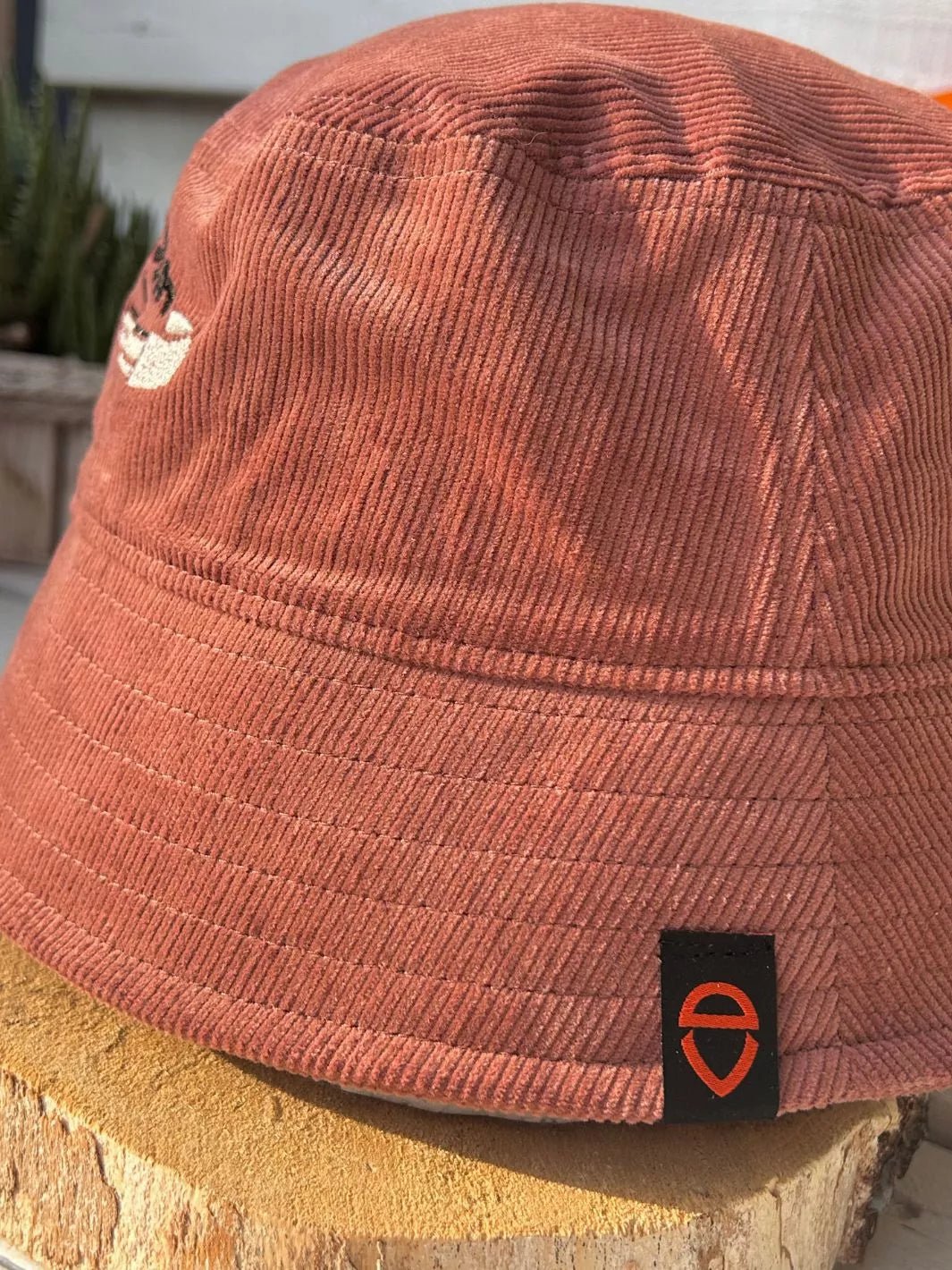 Ribbed Bucket hat embroidered all star