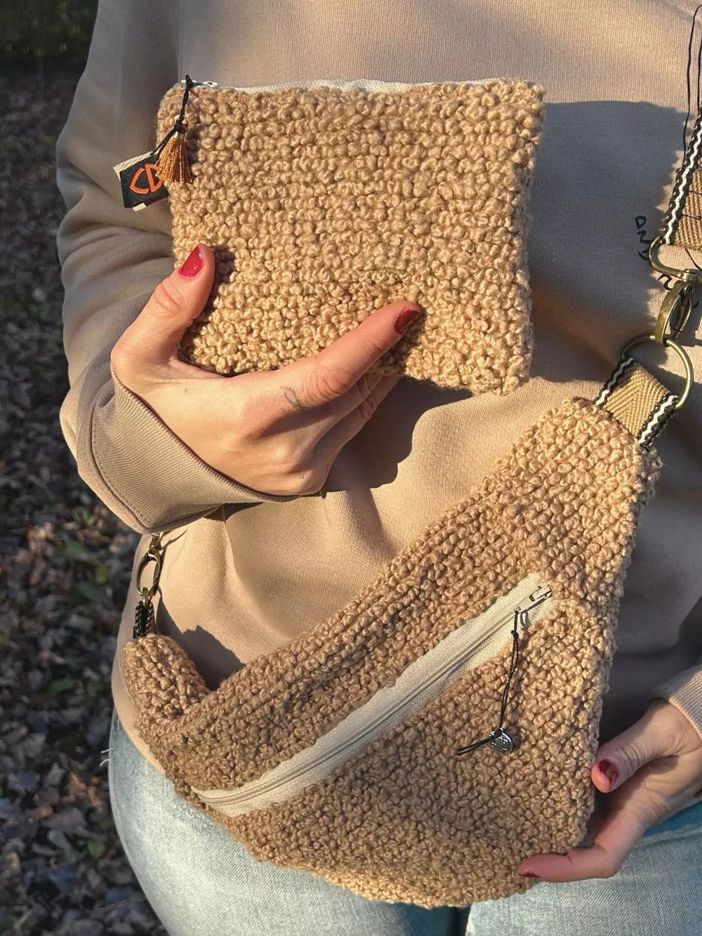 teddy desert sand woman pouch