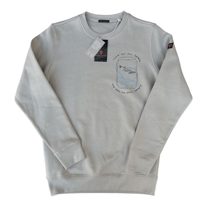 Sustainable eco-friendly traveler sweatshirt made of organic cotton and recycled polyester